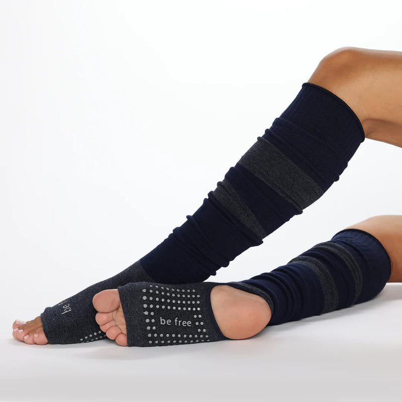 BE FREE Stirrup Grip Leg Warmers Socks (Night) WOMAN